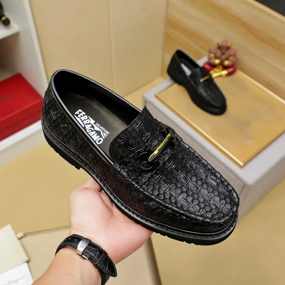 Men's shoes 💰500 Ferragamo [Ferragamo] top imported suit men's shoes 💯Original copy of the official website, product materials: selected imported embossed calfskin + luxury hardware buckle accessories ~ imported water-dyed cow 🐂 leather lining. Strong three-dimensional visual effect, original combination outsole, multiple colors available😘 Size: 38-44 (.45.46. Customized)